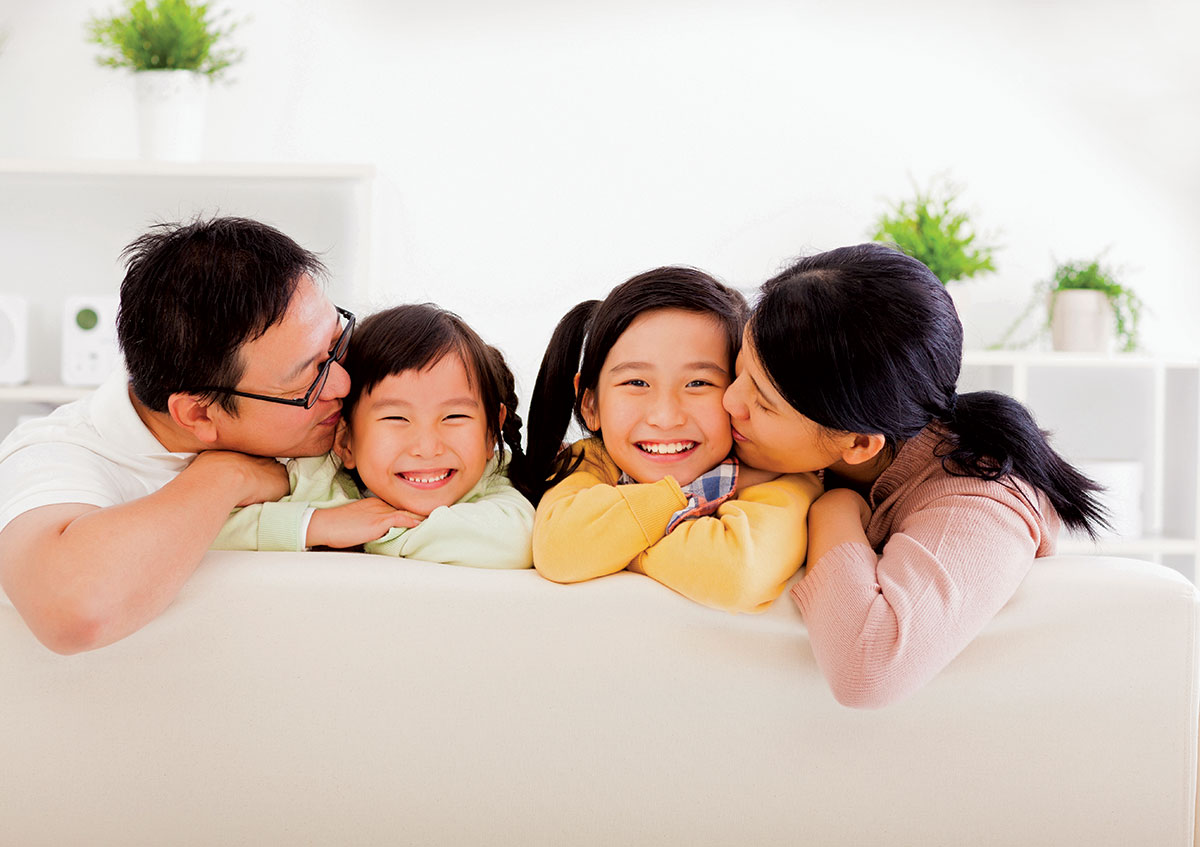 asian family with kids 1